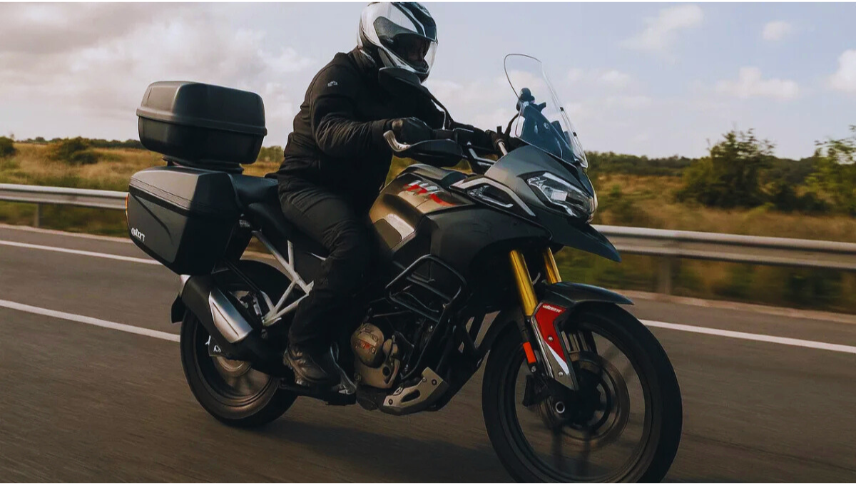 TVS Apache RTX 300